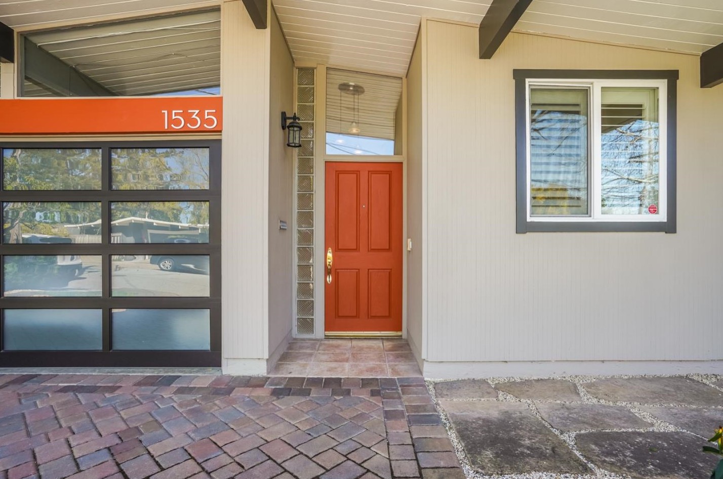 1535 Seneca Ln, San Mateo, CA 94402-3817