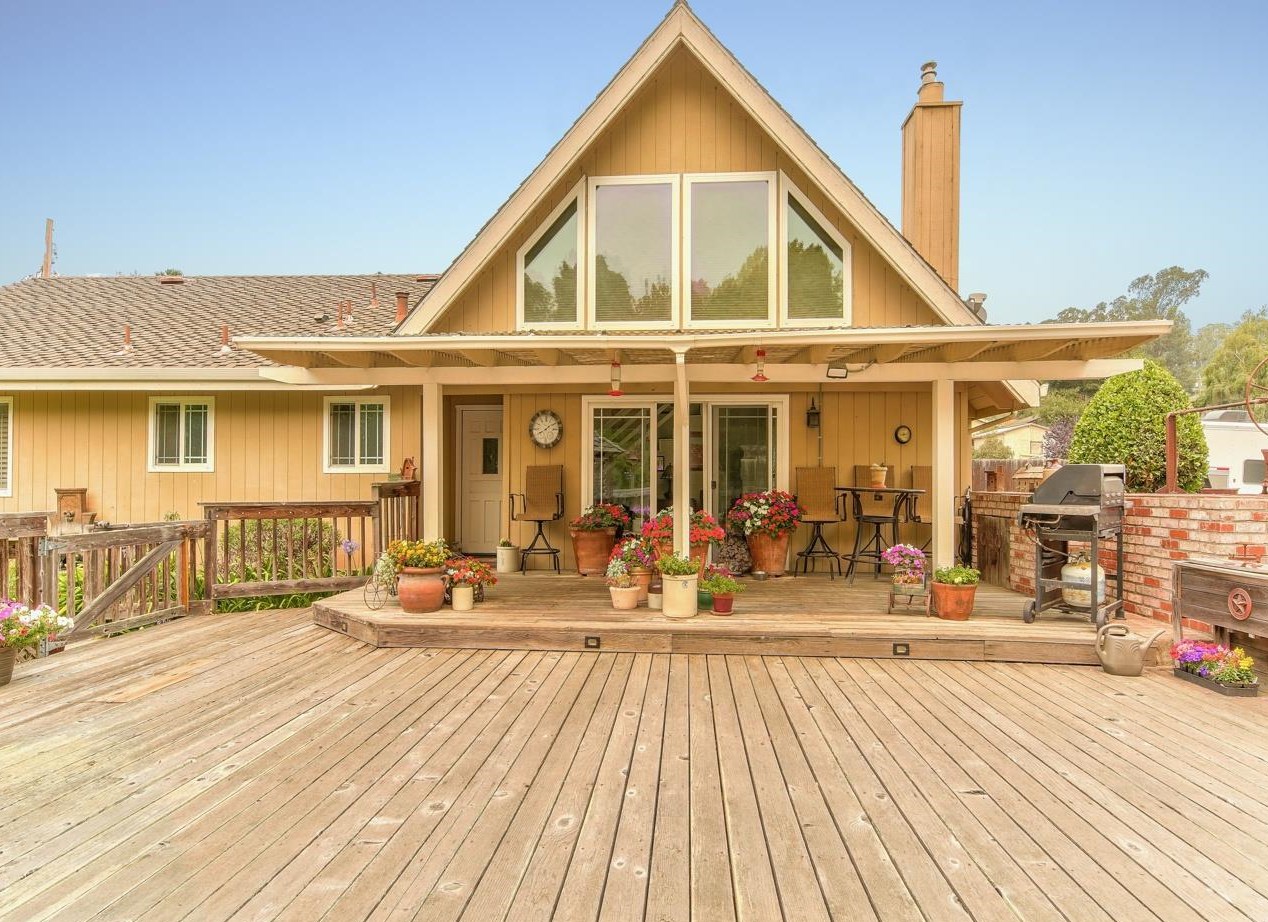 9673 Martin Ln, Salinas, CA 93907-1506