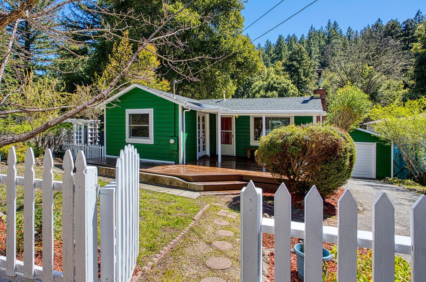 180 Middlefield Rd, Big Basin, CA 95006
