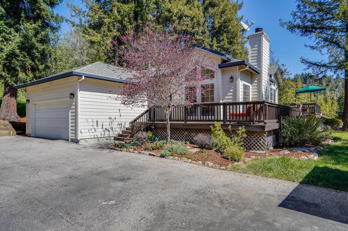24103 Schulties Rd, Los Gatos, CA 95033-9004