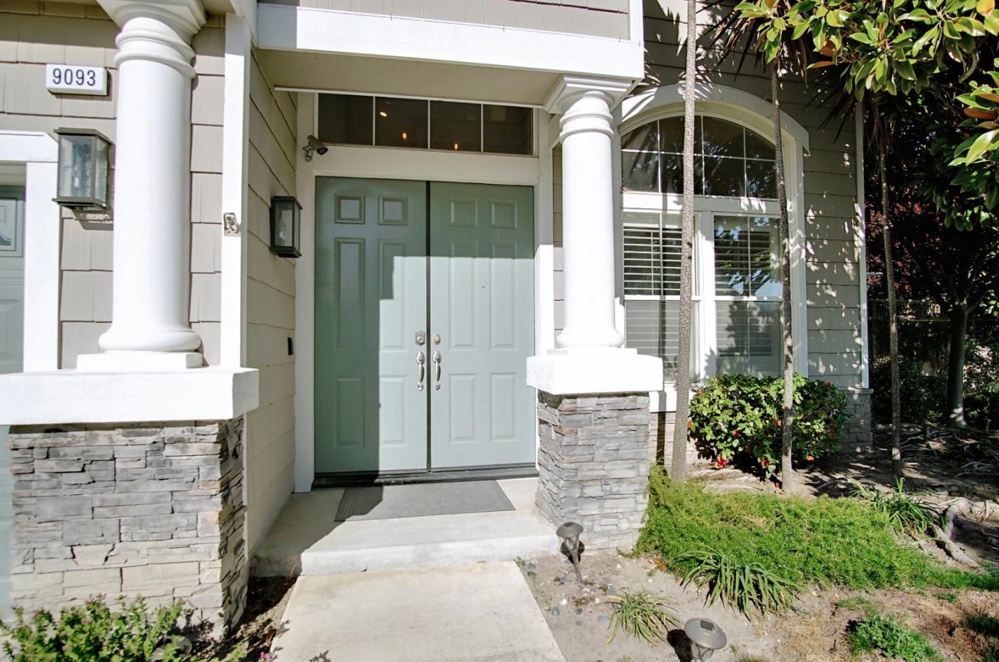 9093 Rancho Hills Dr, Gilroy, CA 95020