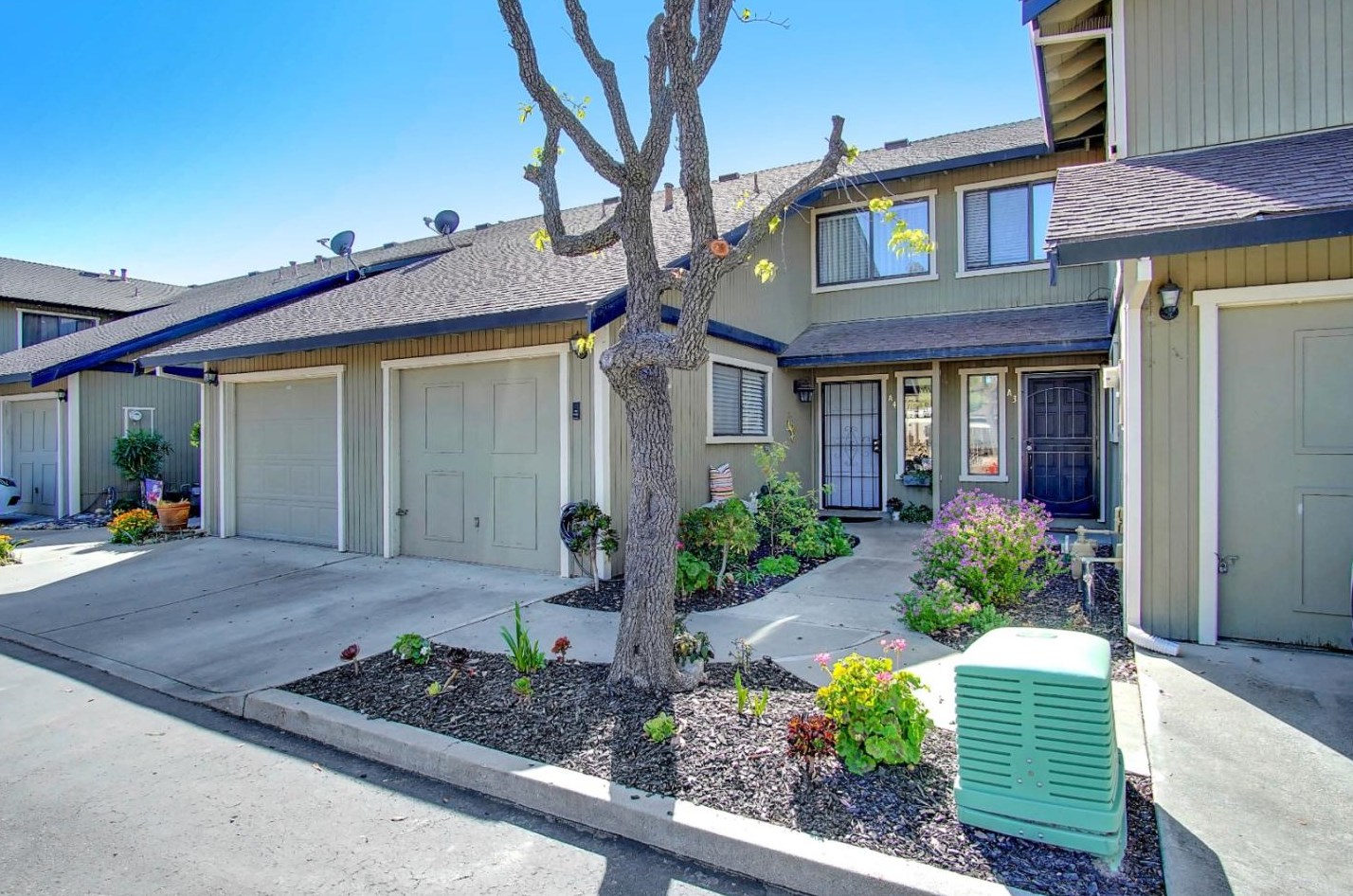 801 Nash Rd A4, Hollister, CA 95023