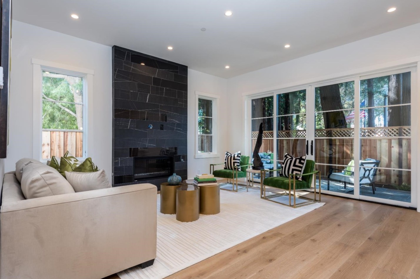 910 Menlo Ave, Menlo Park, CA 94025-4607