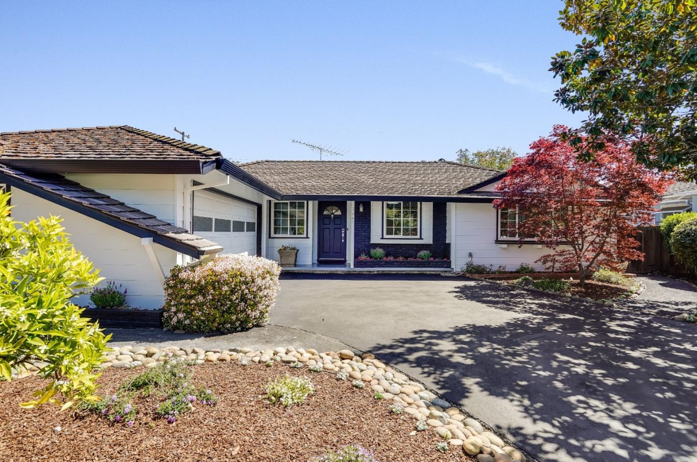 1667 S Springer Rd, Mountain View, CA 94040