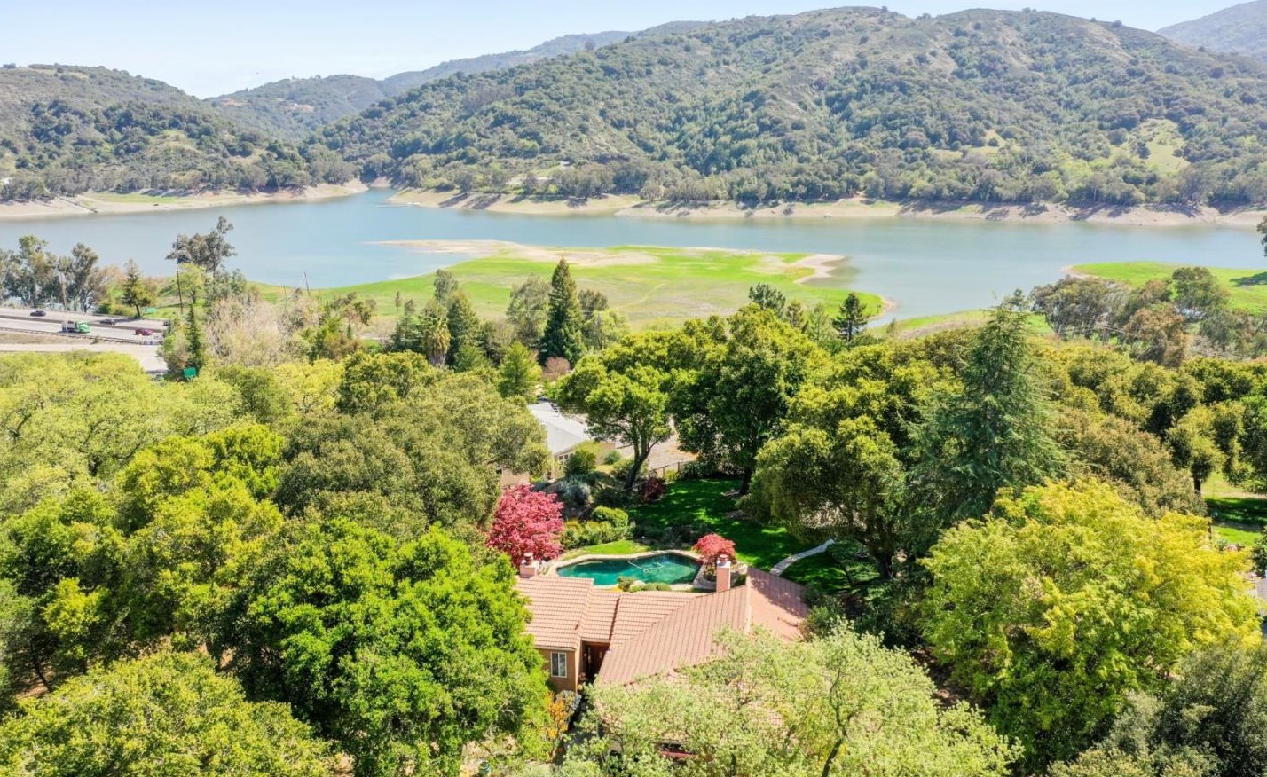18260 Lakeview Ct, Los Gatos, CA 95033
