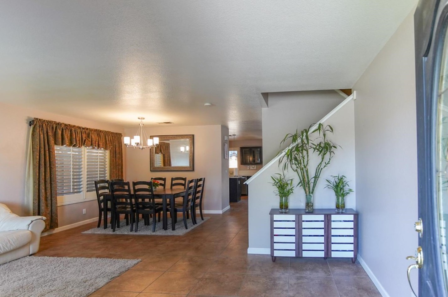 2771 Valley View Rd, Hollister, CA 95023-8067