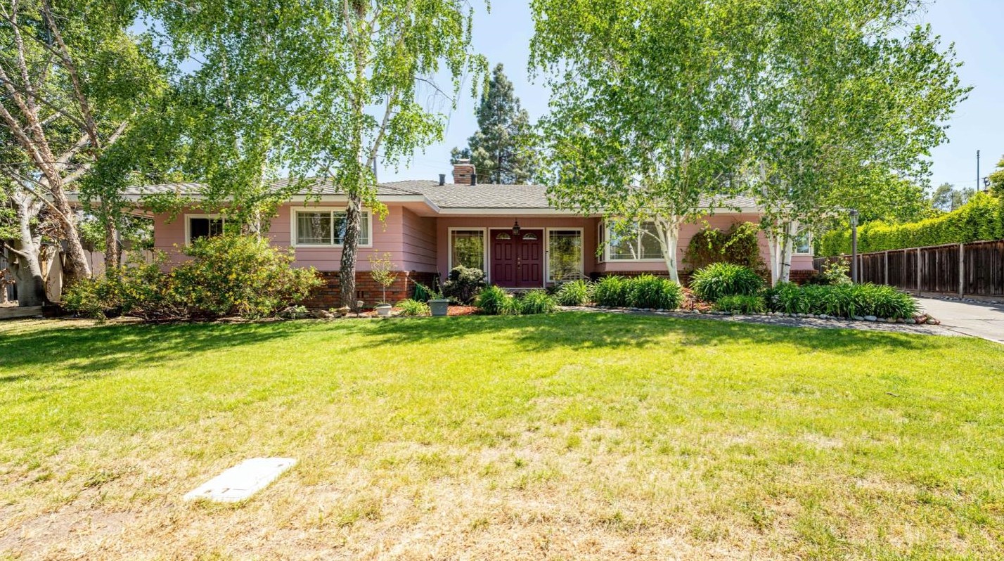 12311 Saraglen Dr, Saratoga, CA 95070-3224