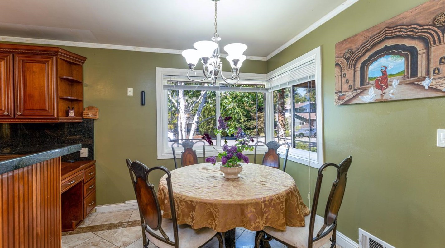 12311 Saraglen Dr, Saratoga CA  95070-3224 exterior