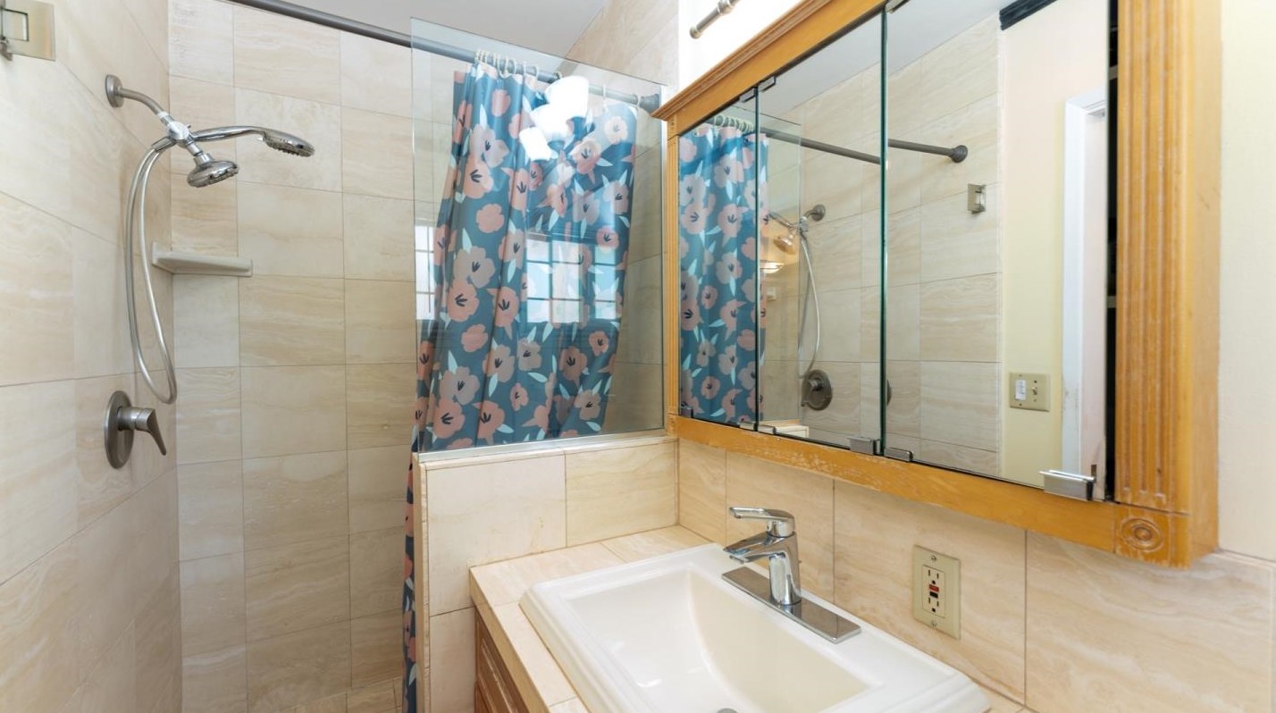 12311 Saraglen Dr, Saratoga CA  95070-3224 exterior