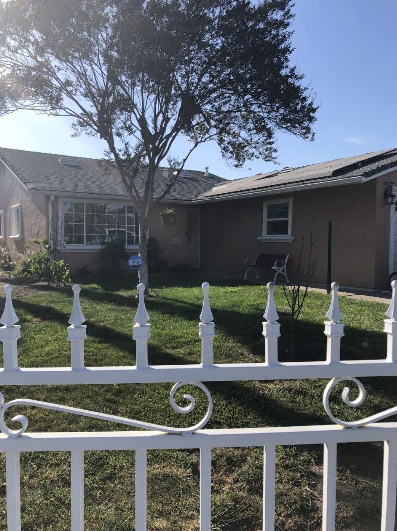 190 Gonzalez Dr, Hollister, CA 95023