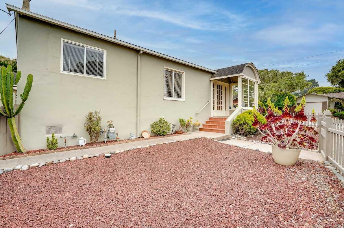 737 Eardley Ave, Del Monte Park, CA 93950