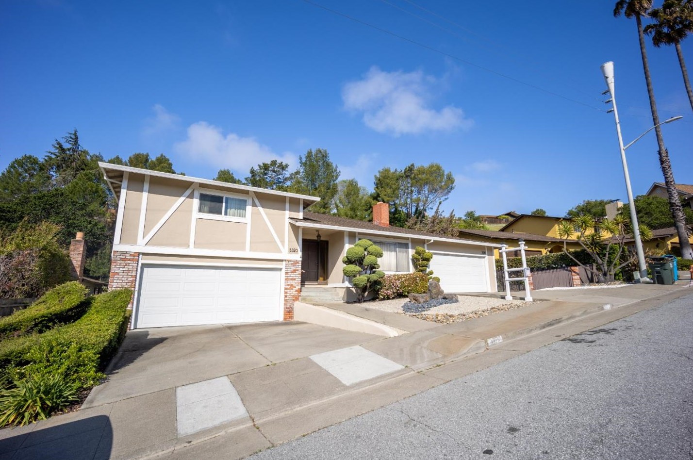 3318 Glendora Dr, San Mateo, CA 94403-3705
