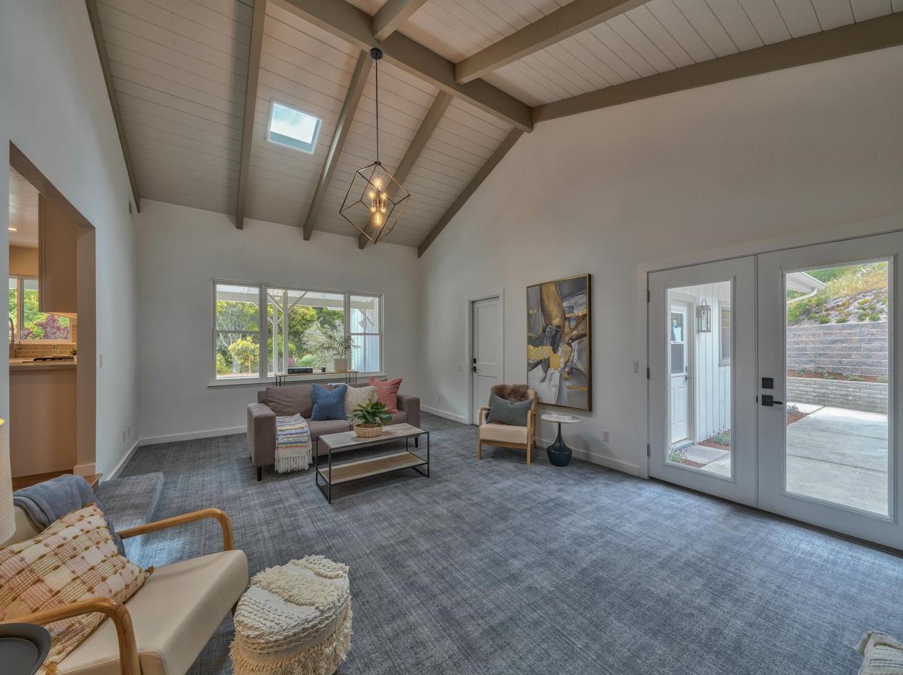 10121 Blue Larkspur Ln, Monterey CA  93940-6501 exterior