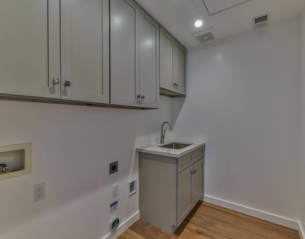 10121 Blue Larkspur Ln, Monterey CA  93940-6501 exterior