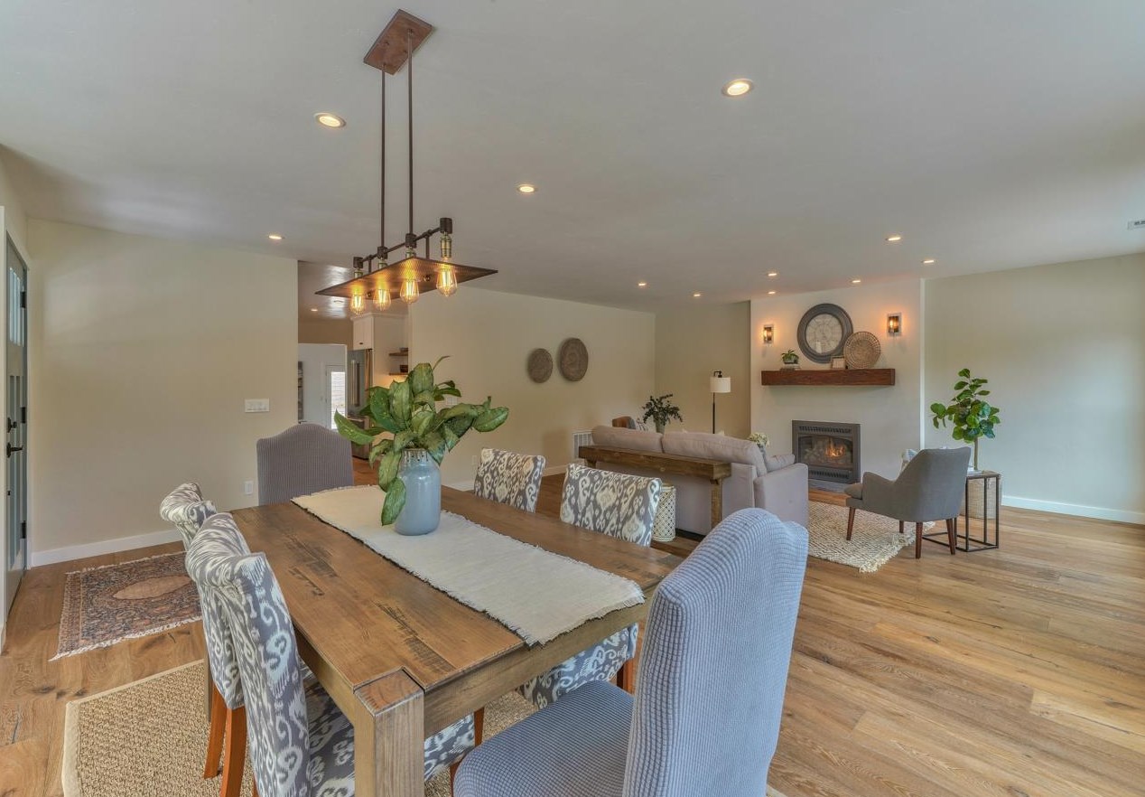 10121 Blue Larkspur Ln, Monterey CA  93940-6501 exterior