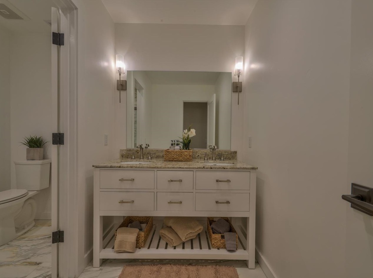 10121 Blue Larkspur Ln, Monterey CA  93940-6501 exterior