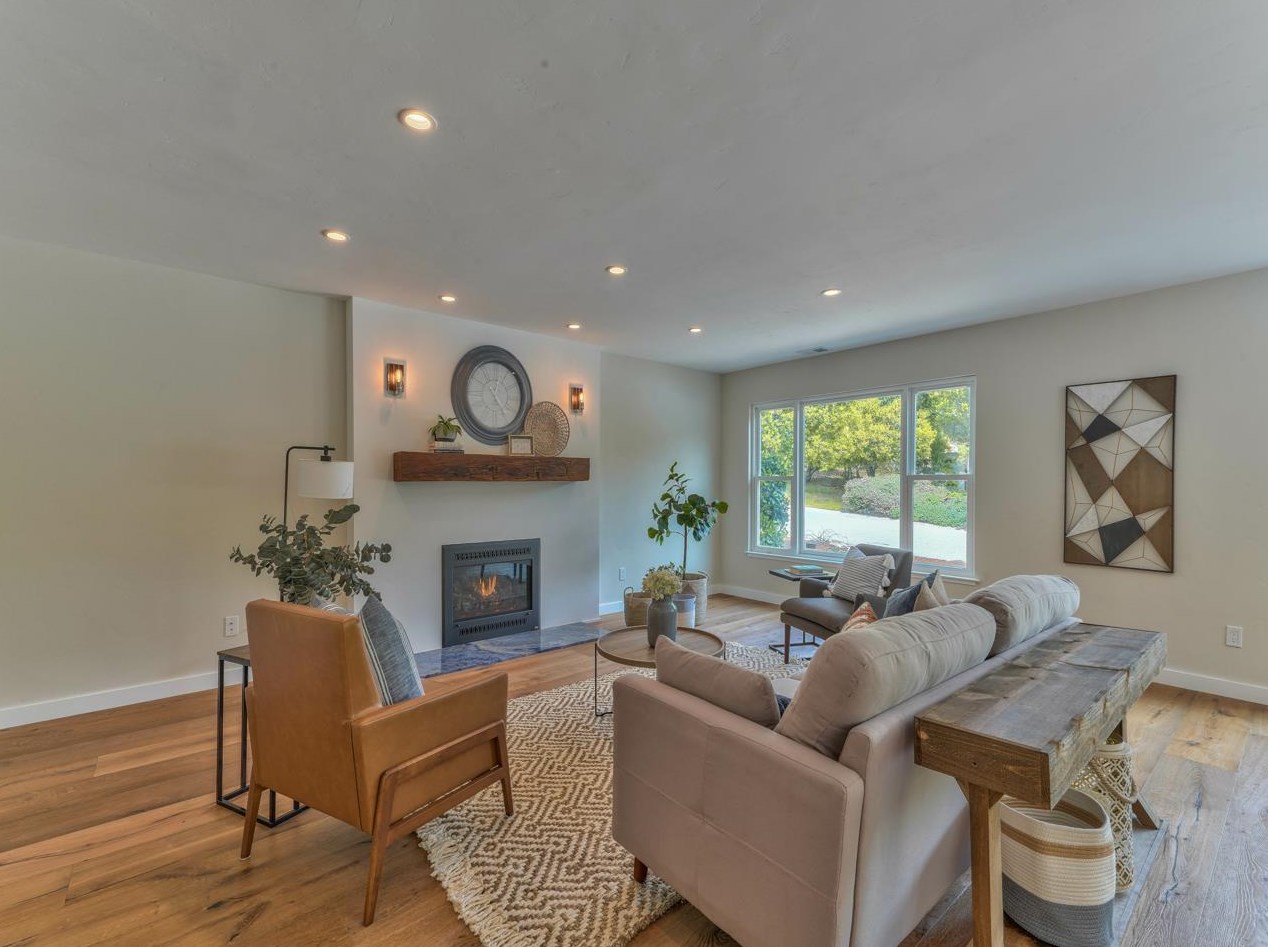 10121 Blue Larkspur Ln, Monterey CA  93940-6501 exterior