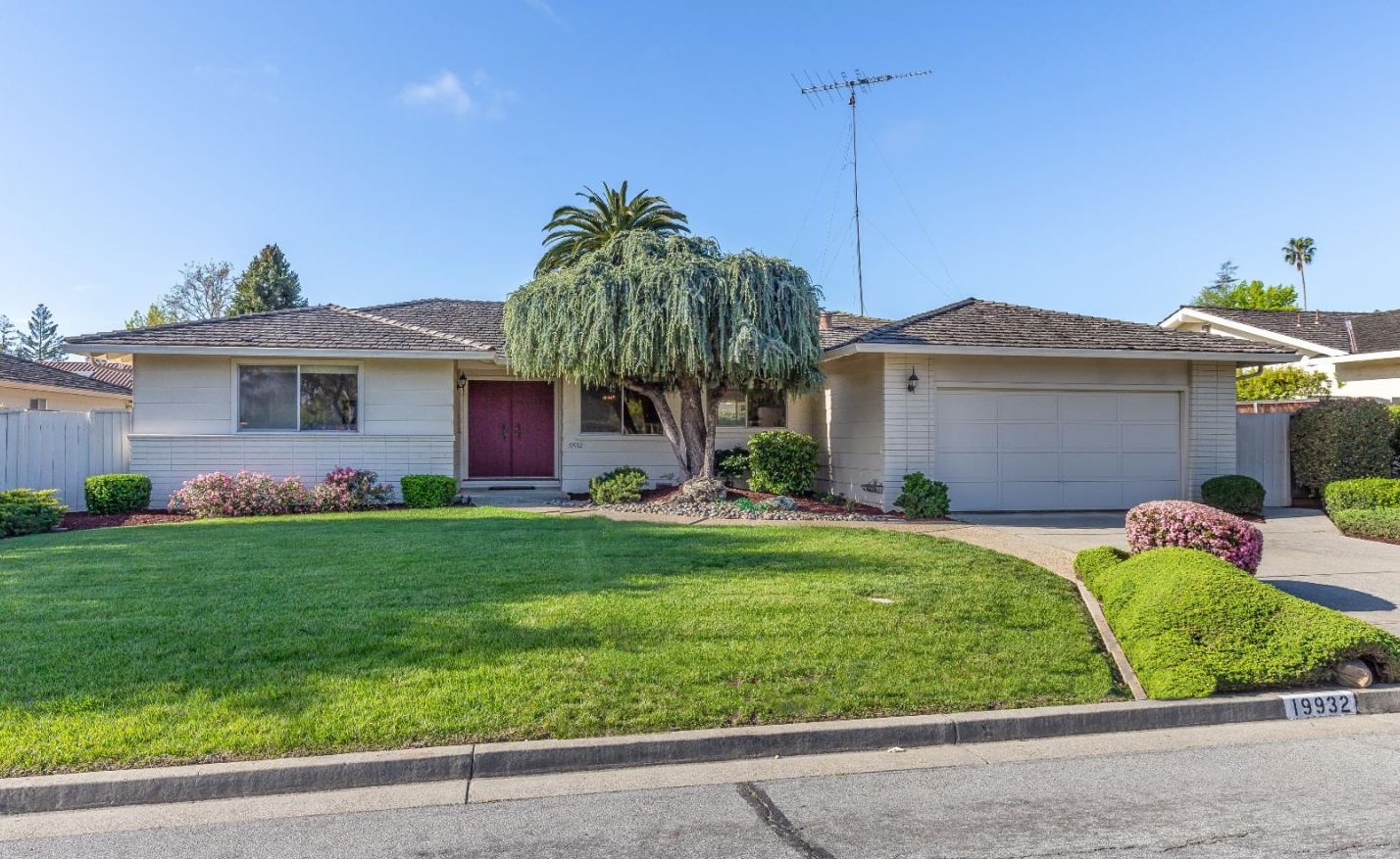 19932 Blythe Ct, Saratoga, CA 95070-3819
