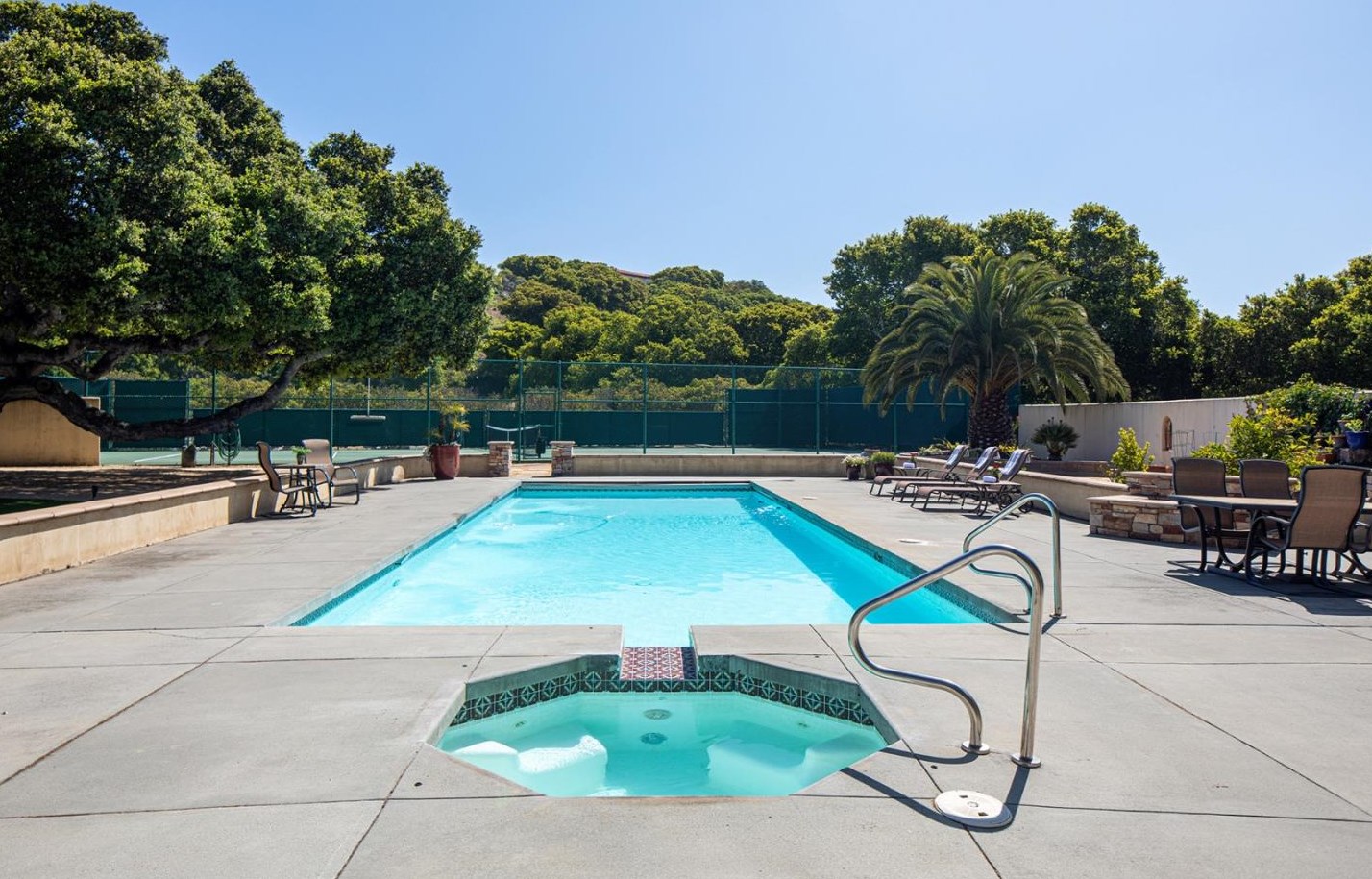 11682 Saddle Rd, Monterey, CA 93940-6651