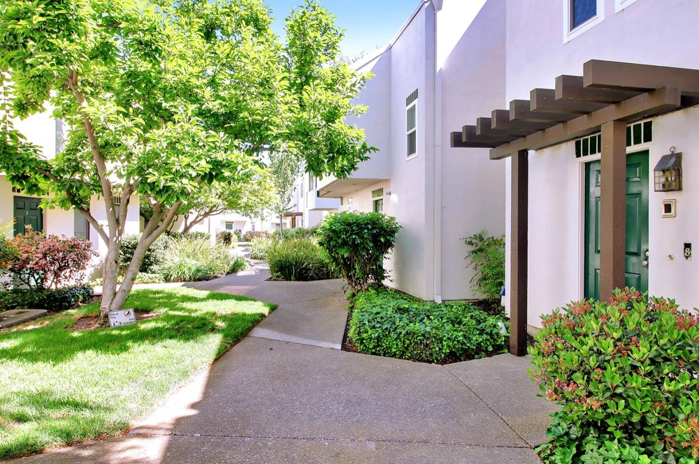 8 Bud Ct, Concord, CA 94523-3365