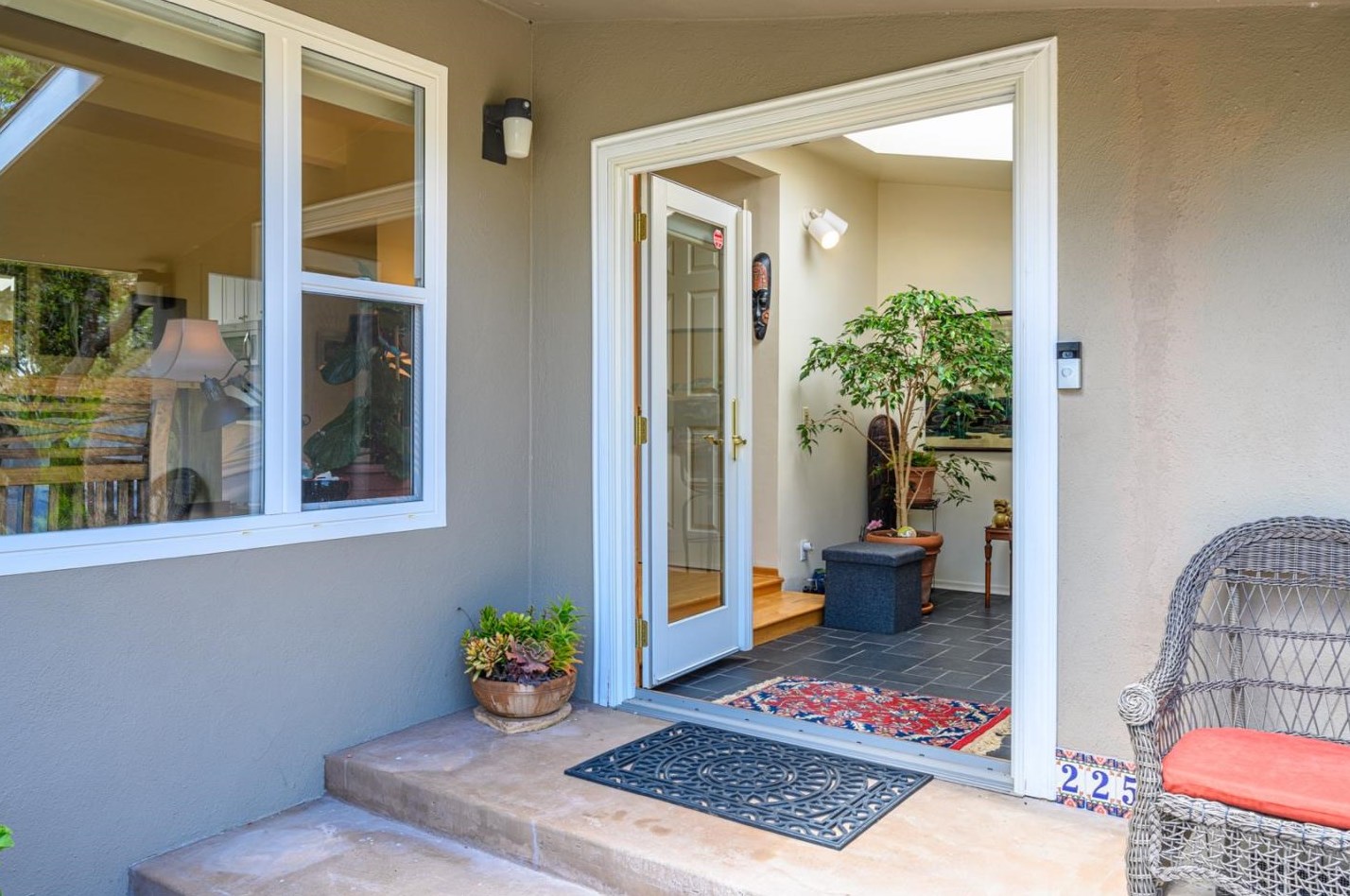 225 Soledad Dr, Monterey, CA 93940-4329