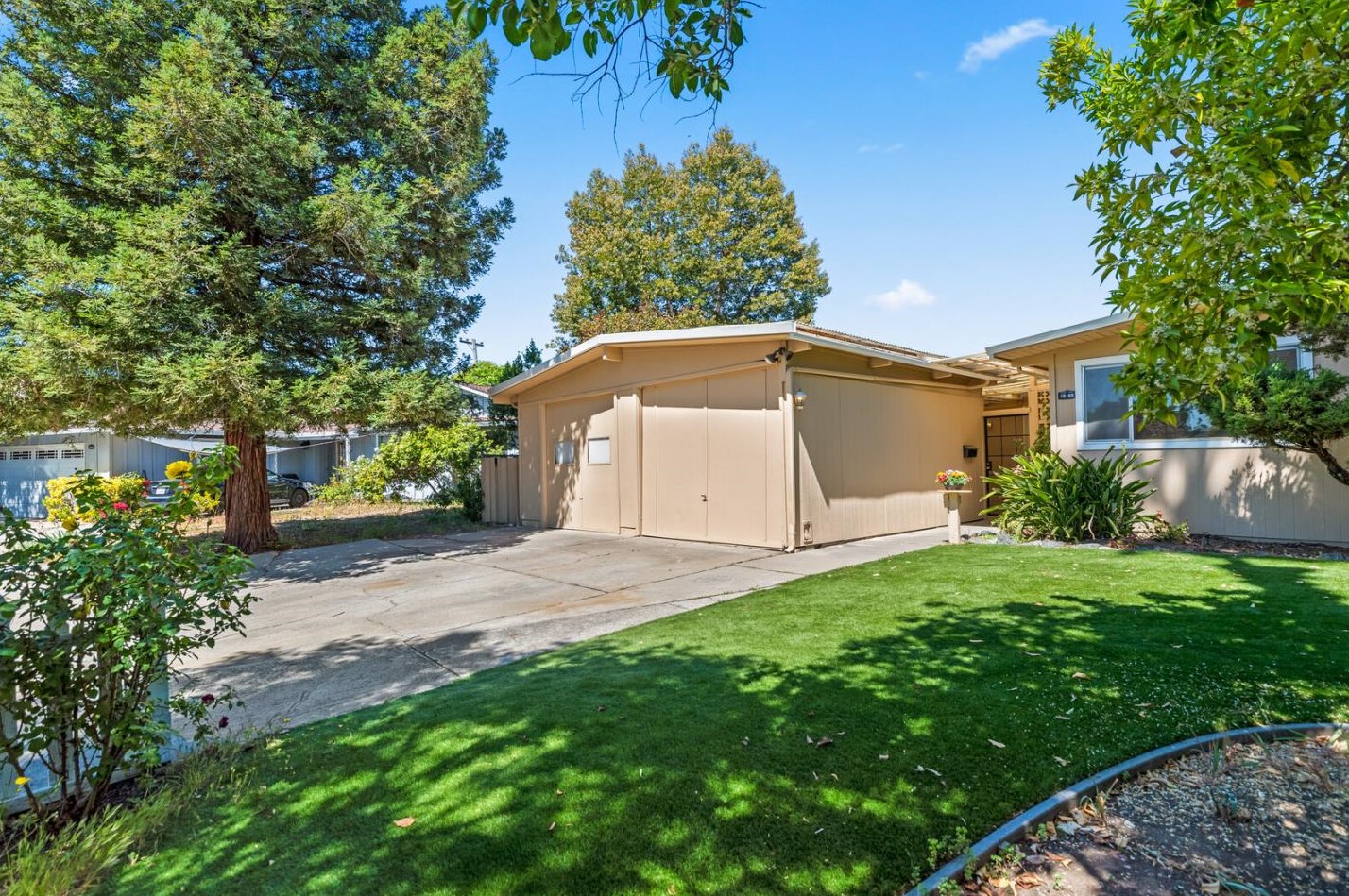 10165 Vicksburg Dr, Cupertino, CA 95014