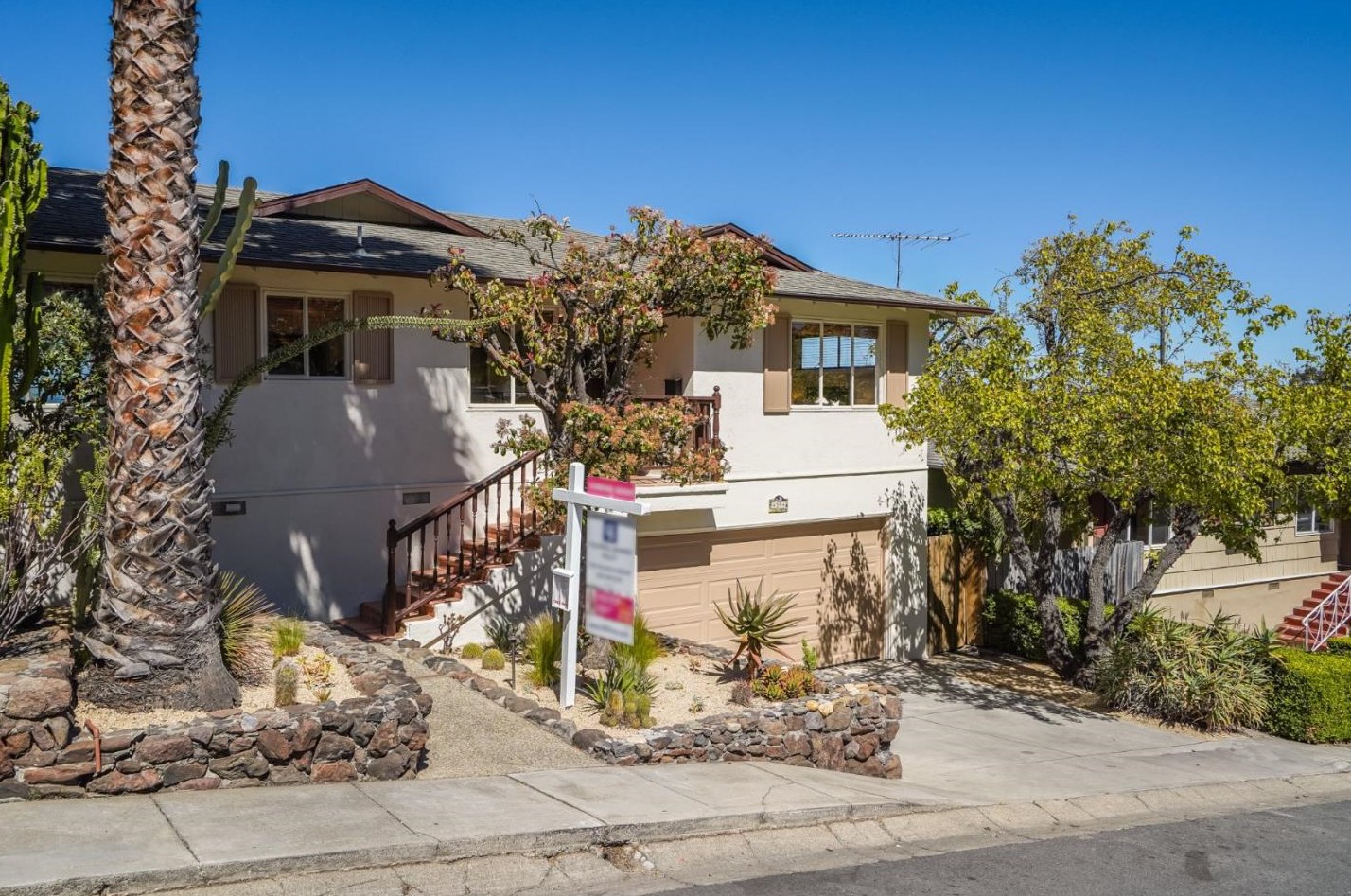 39 Vine St, San Carlos, CA 94070