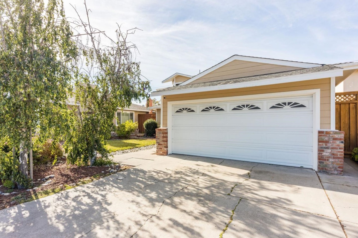 1075 Annapolis Dr, San Mateo, CA 94403-1501