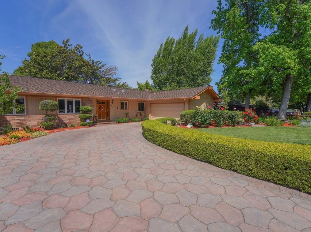 18931 Easton Pl, Saratoga, CA 95070-3506