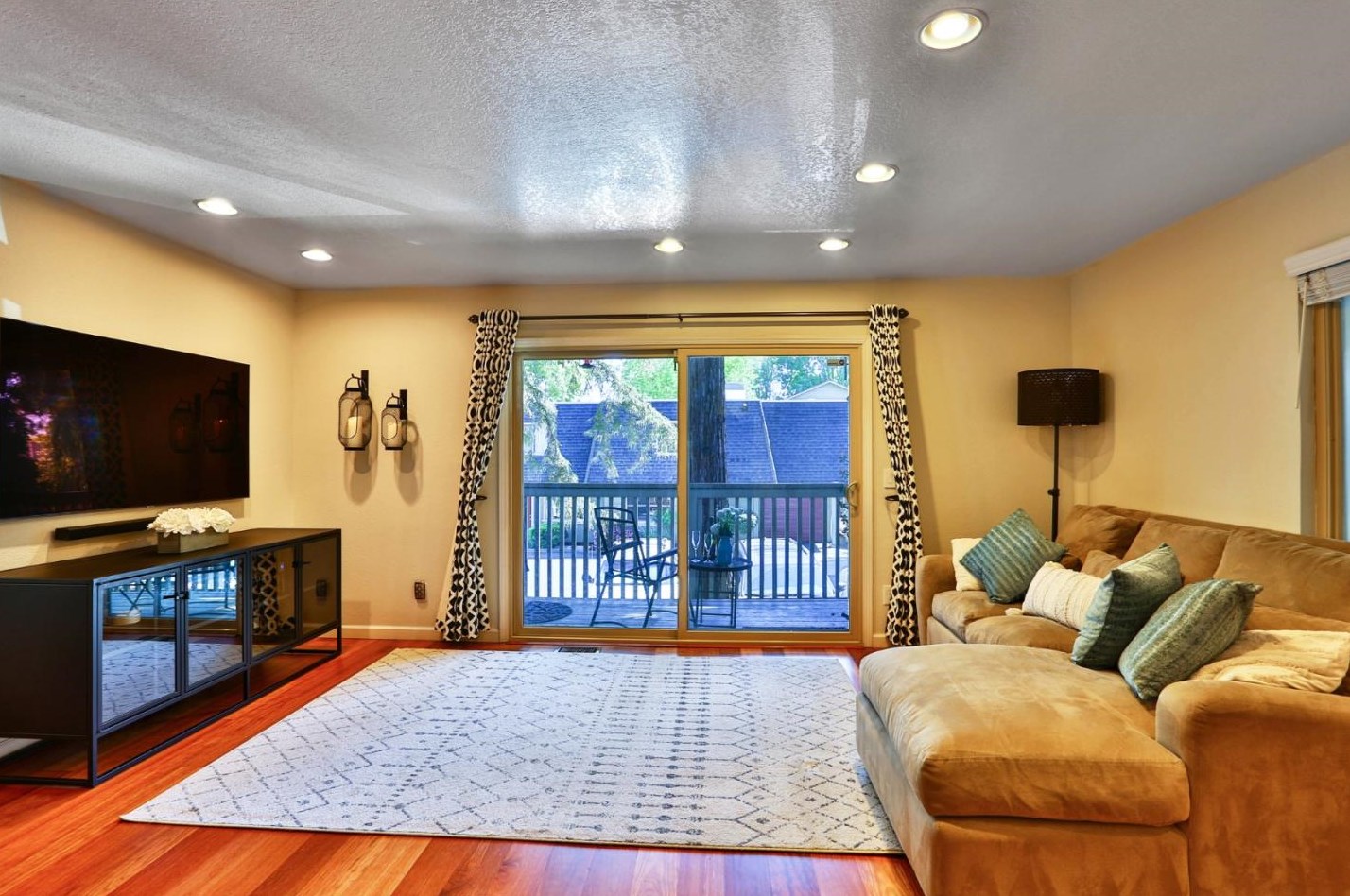 49 Dot Ave, Campbell, CA 95008-2703
