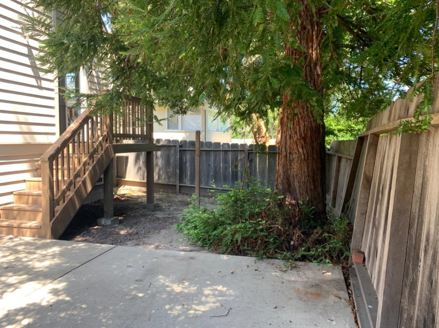 991 Alameda Ave, Monterey CA  93940-4403 exterior