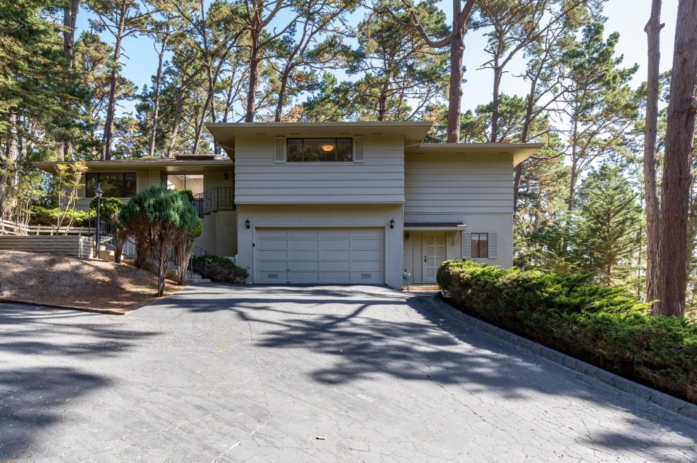 29 Greenwood Way, Monterey, CA 93940-5812