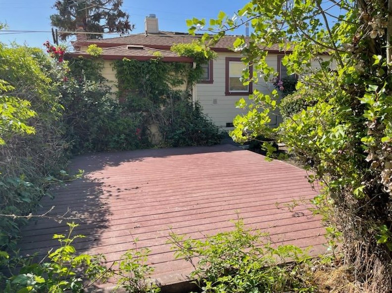 946 Montgomery St, San Carlos, CA 94070