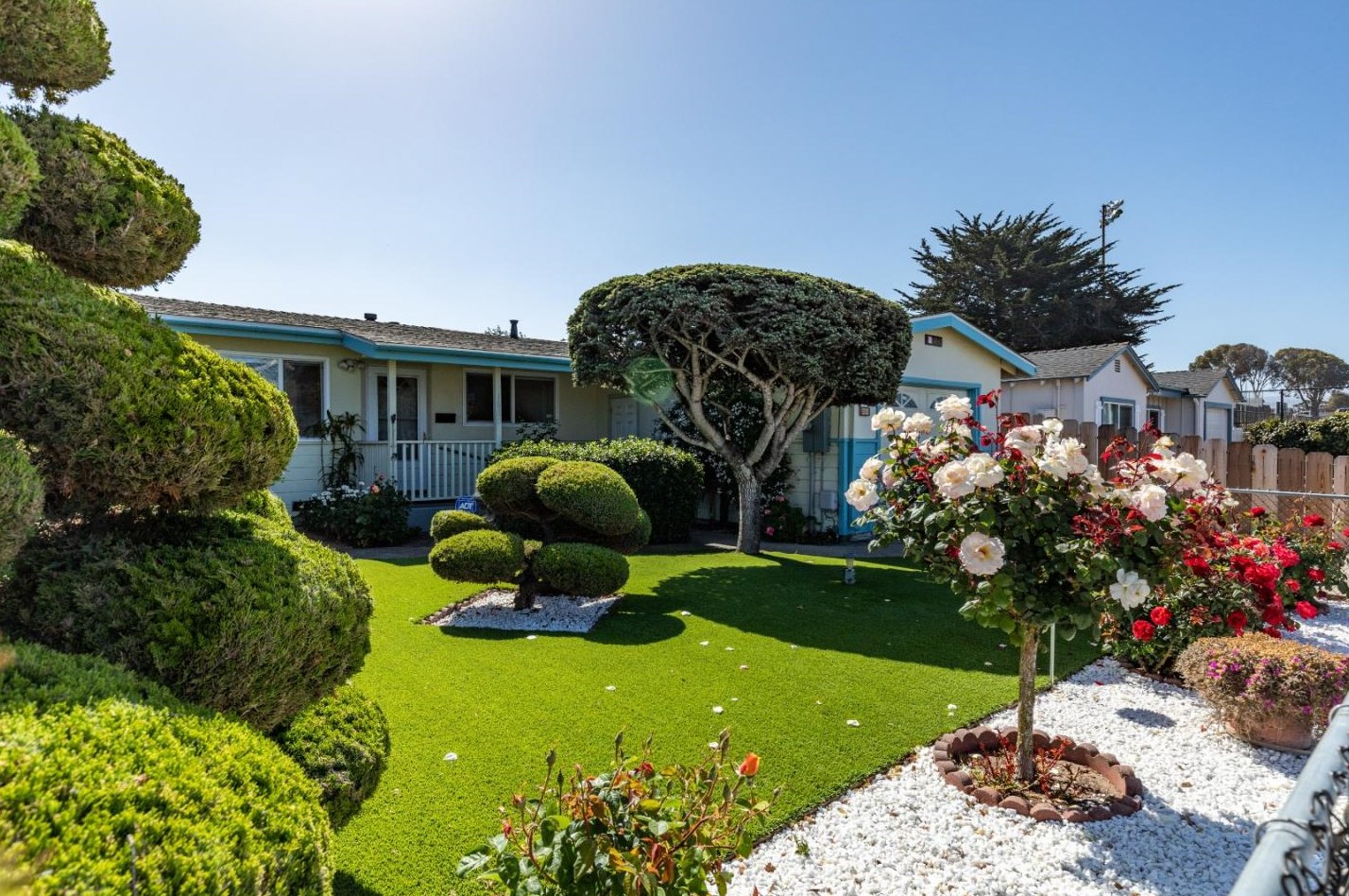 1860 Lowell St, Seaside, CA 93955-3220