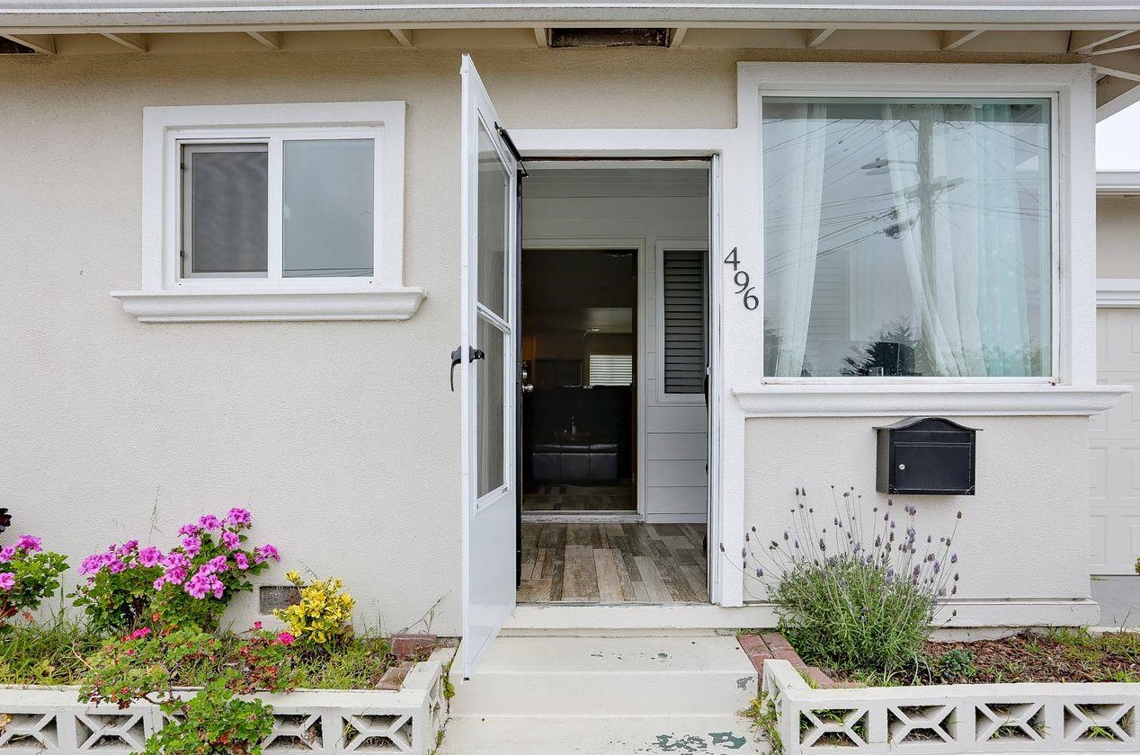 496 Jean Cir, Marina, CA 93933