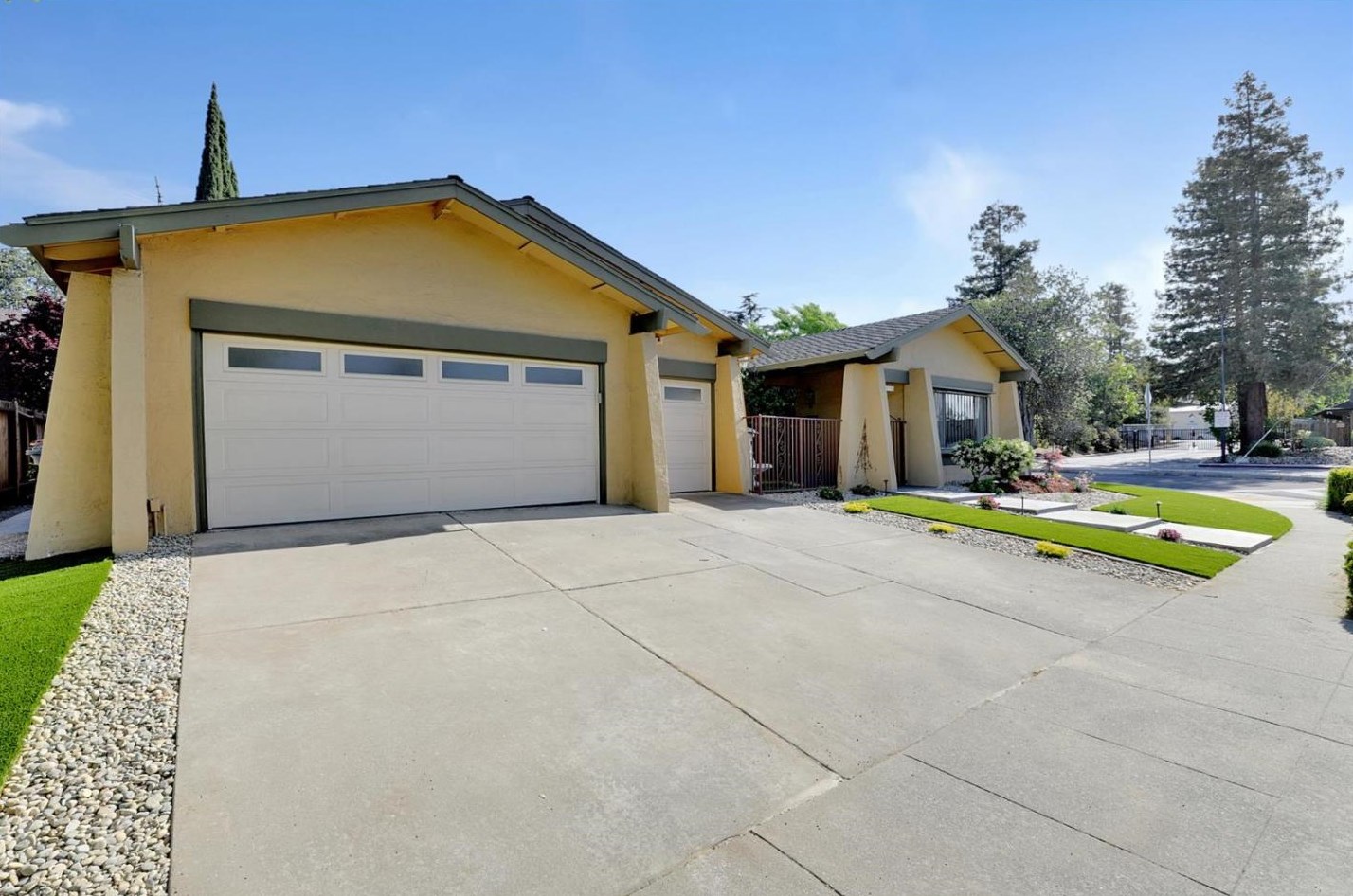 21498 Meteor Dr, Cupertino, CA 95014