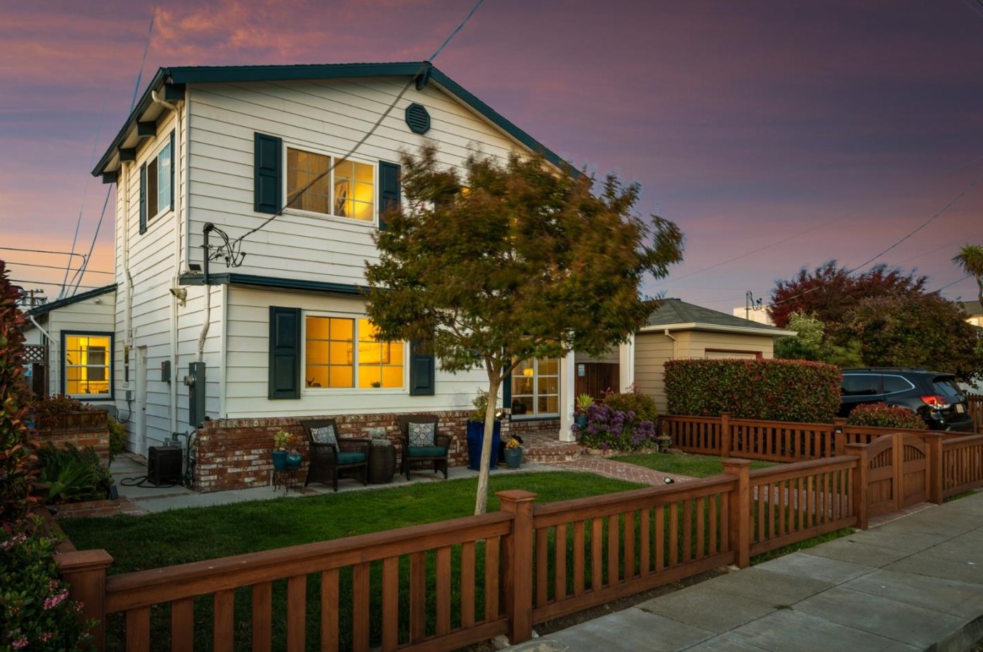1453 Walnut St, San Carlos, CA 94070