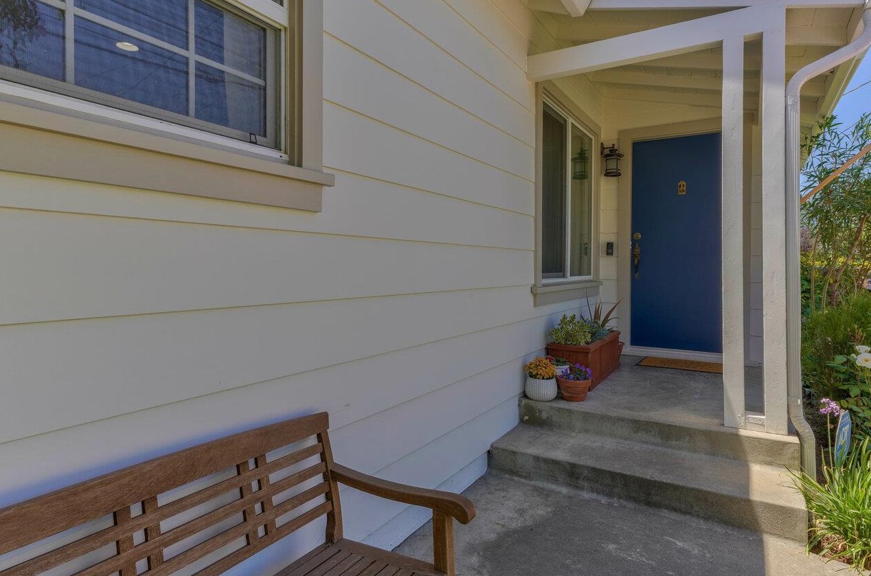 22 Nacional St, Salinas, CA 93901-1323