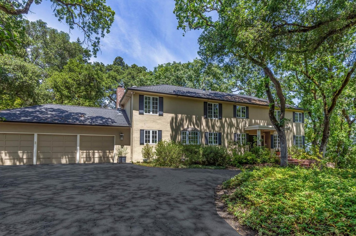 5 Las Piedras St, Menlo Park, CA 94028-8148