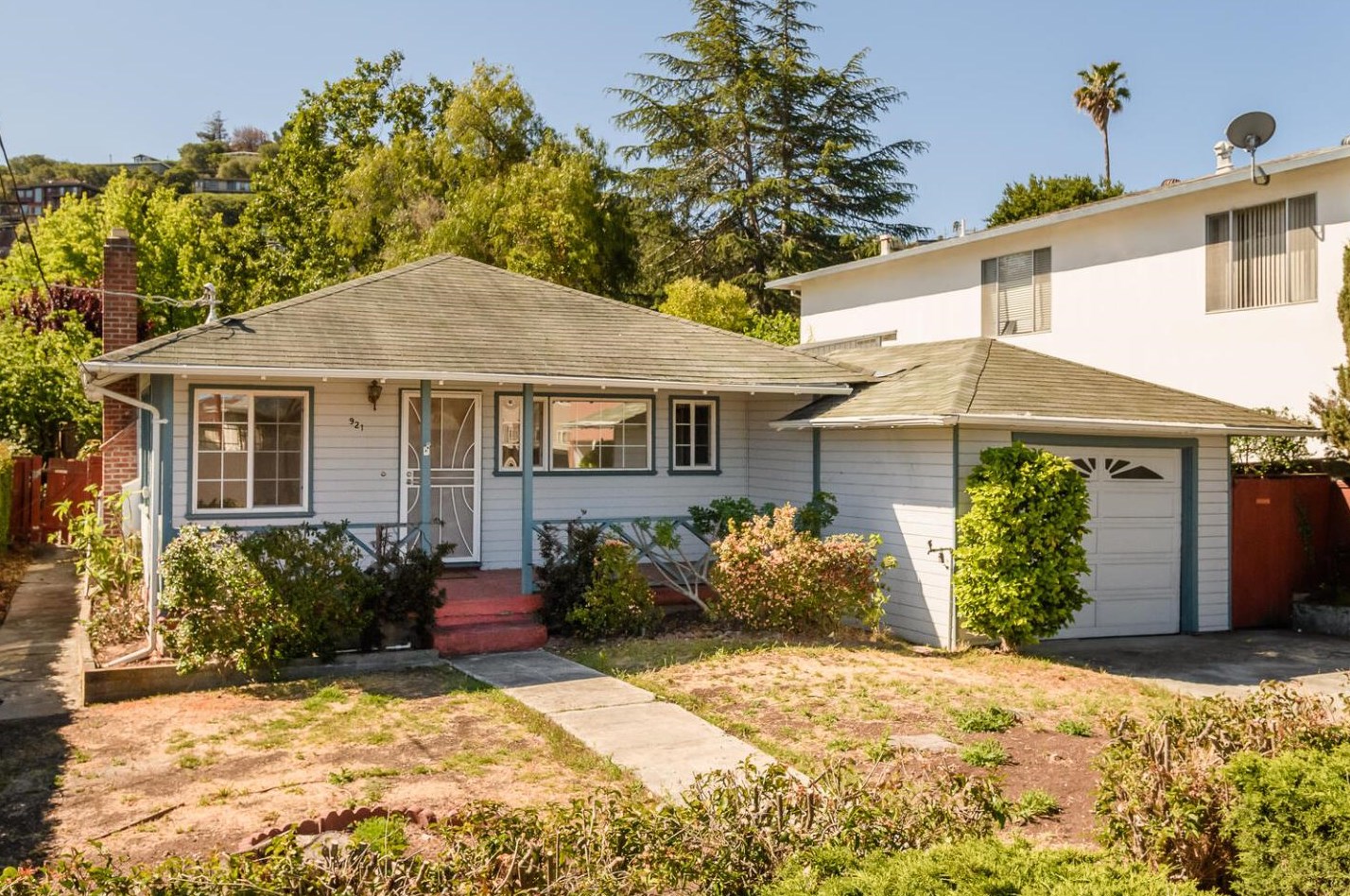 921 North Rd, Belmont, CA 94002