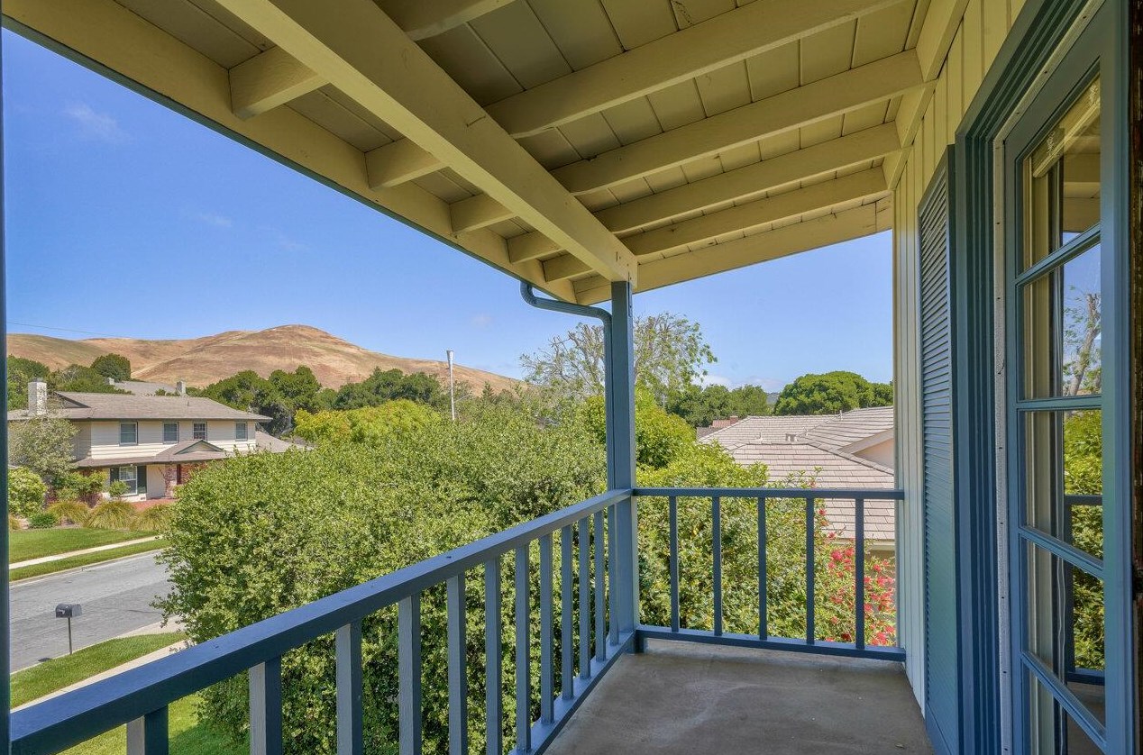 22585 Veronica Dr, Salinas, CA 93908-1124
