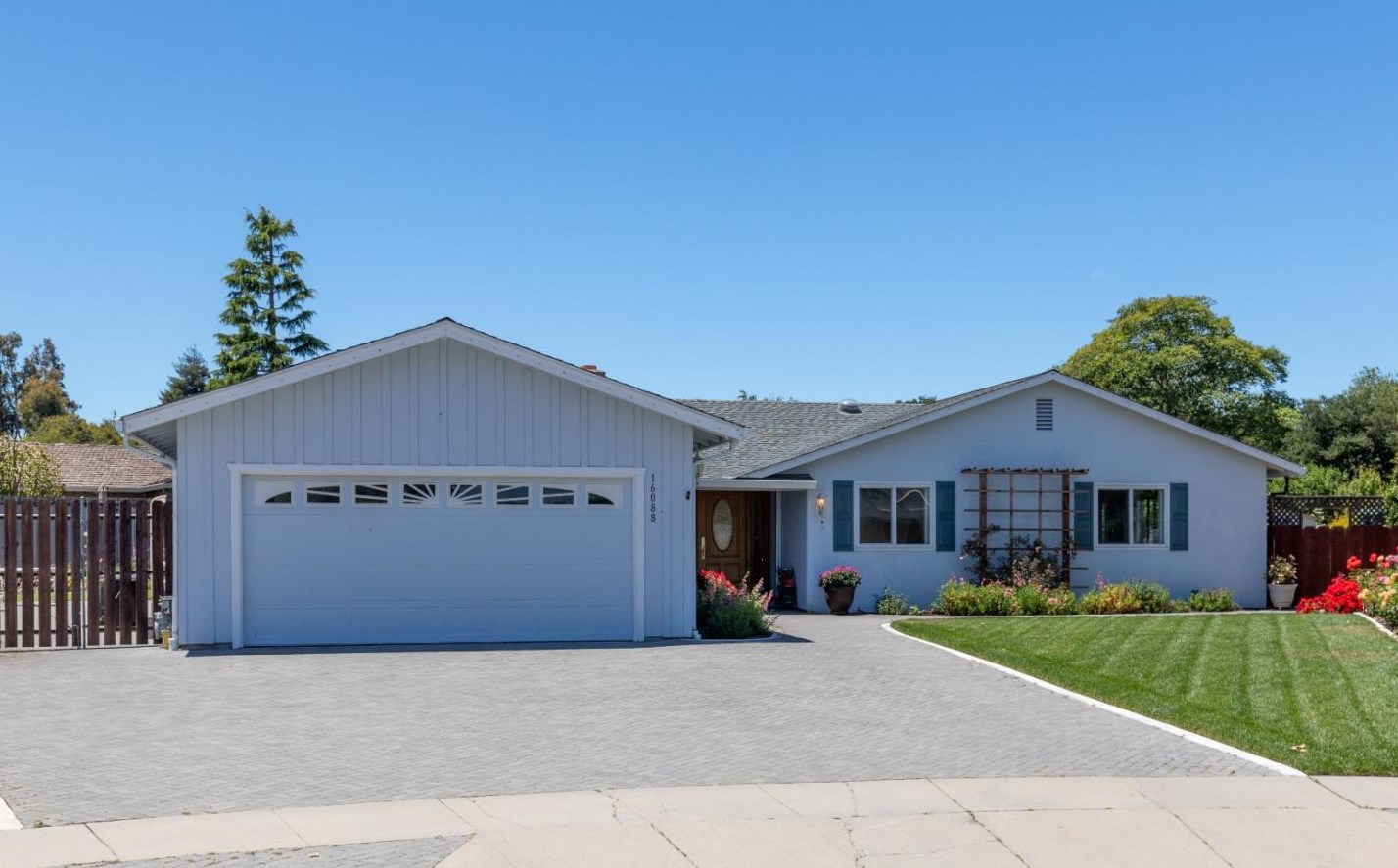 16088 Balfour Ln, Salinas, CA 93908-1233