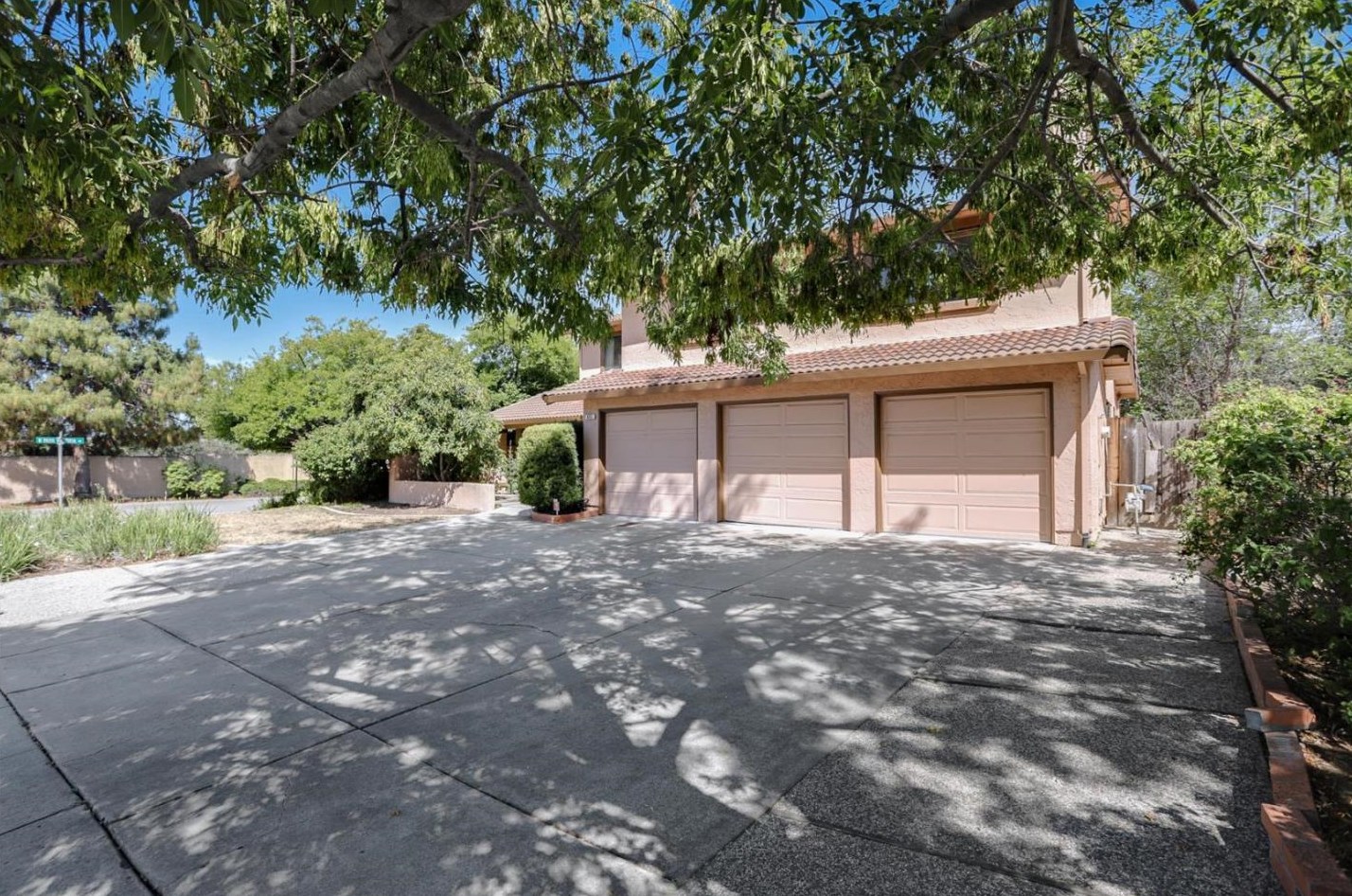 685 Stirling Dr, Milpitas, CA 95035