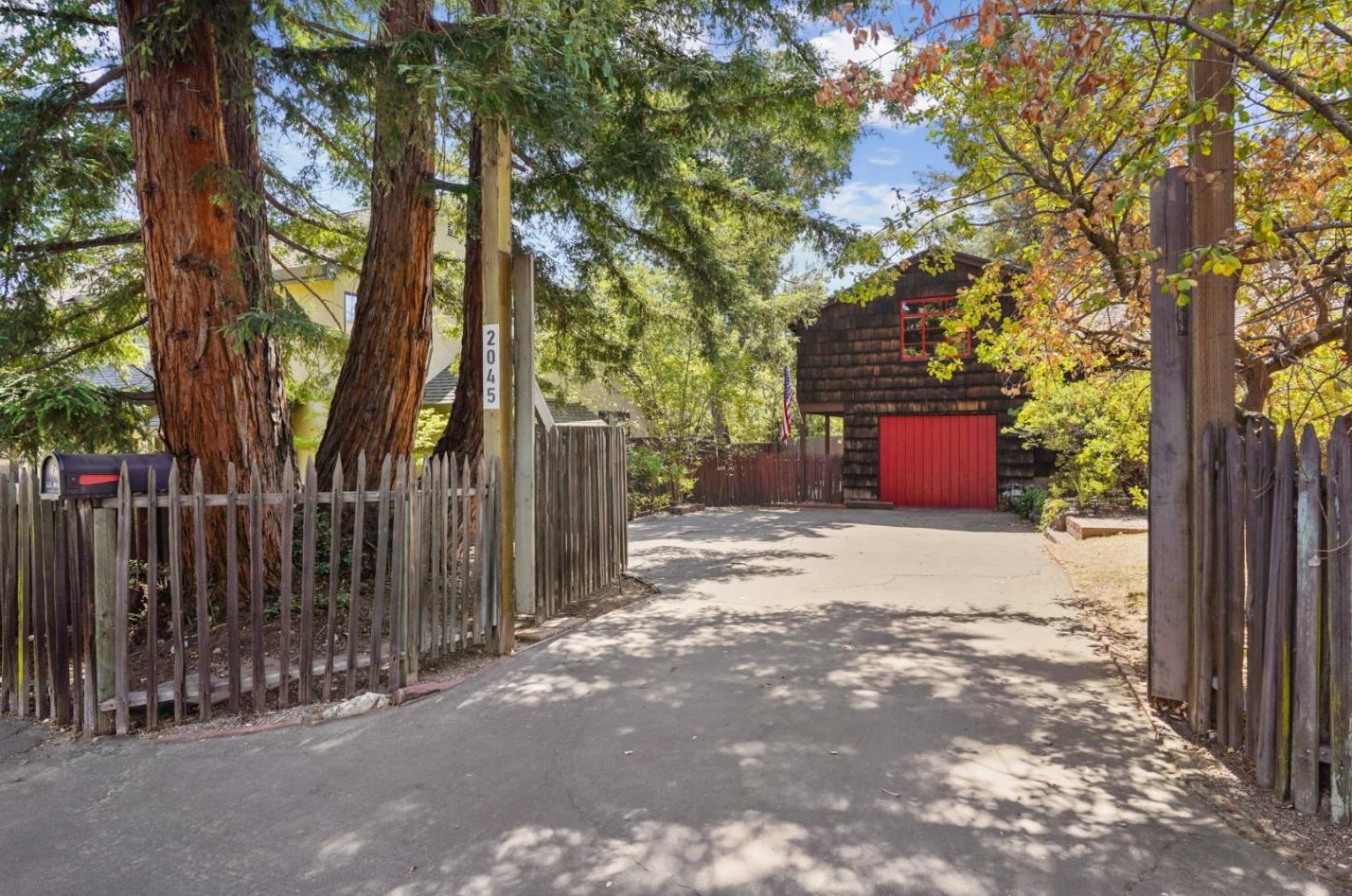 2045 Sharon Rd, Menlo Park, CA 94025