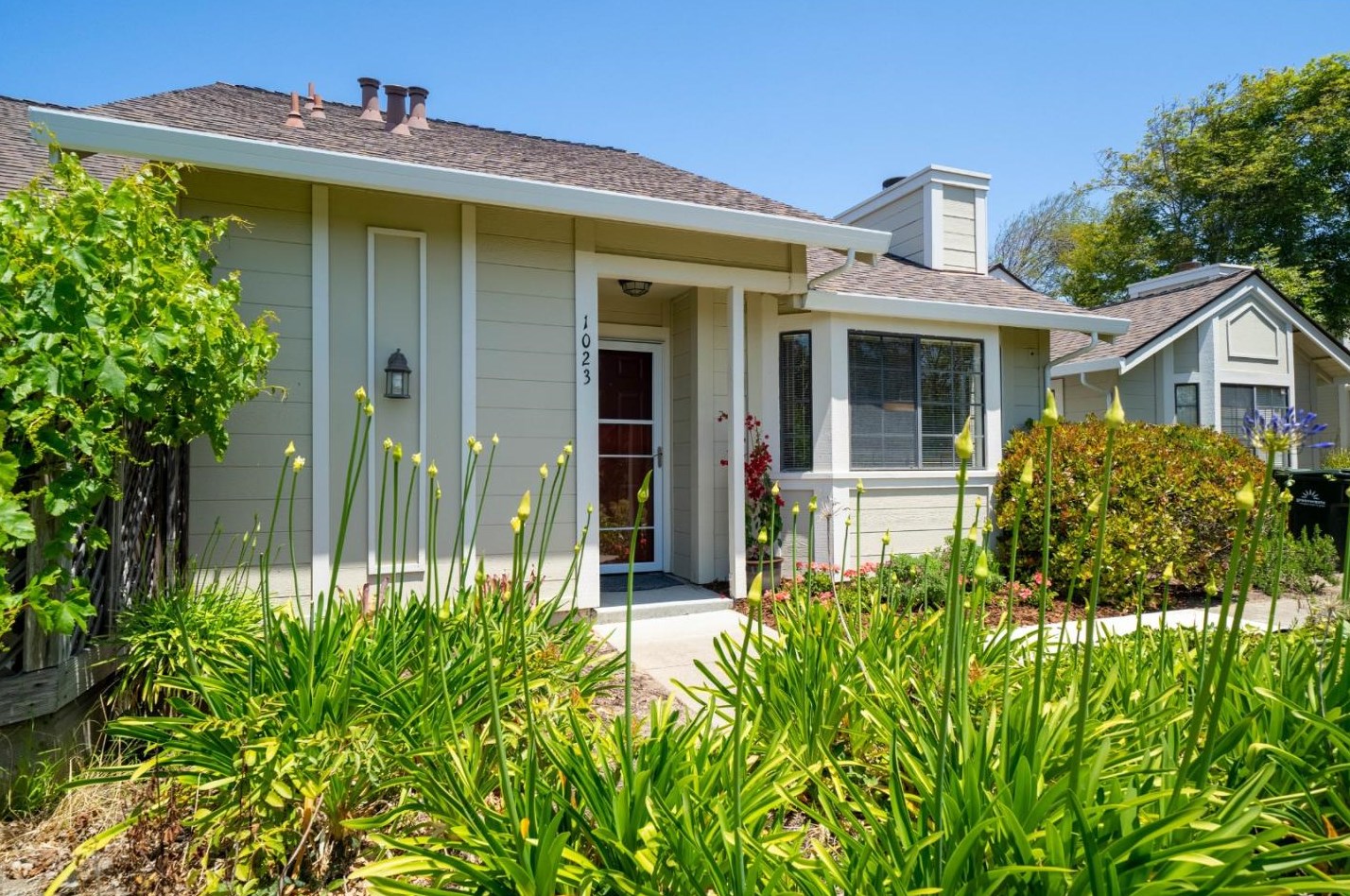 1023 Highlander Dr, Seaside, CA 93955