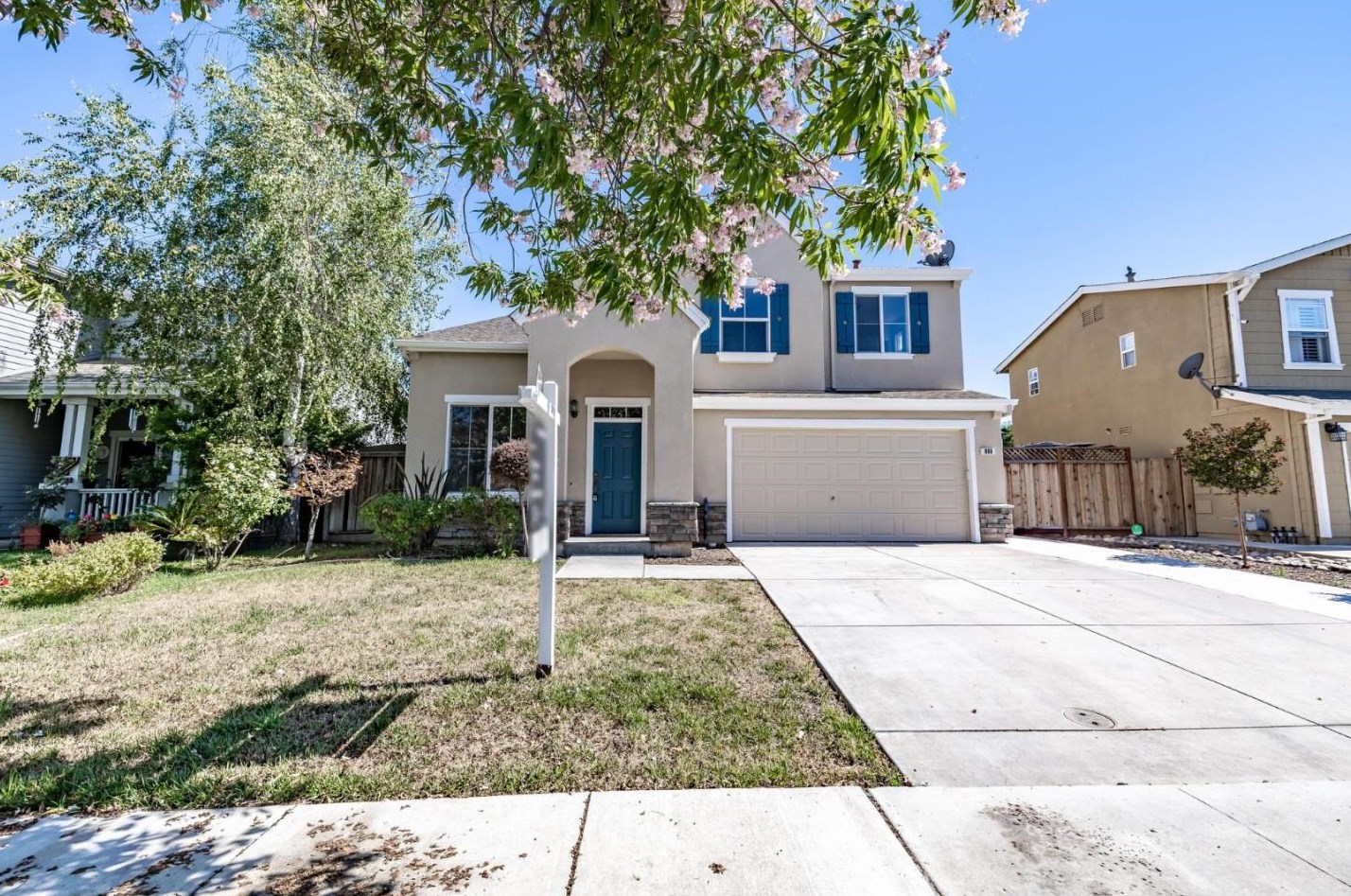 888 Monticelli Dr, Gilroy, CA 95020