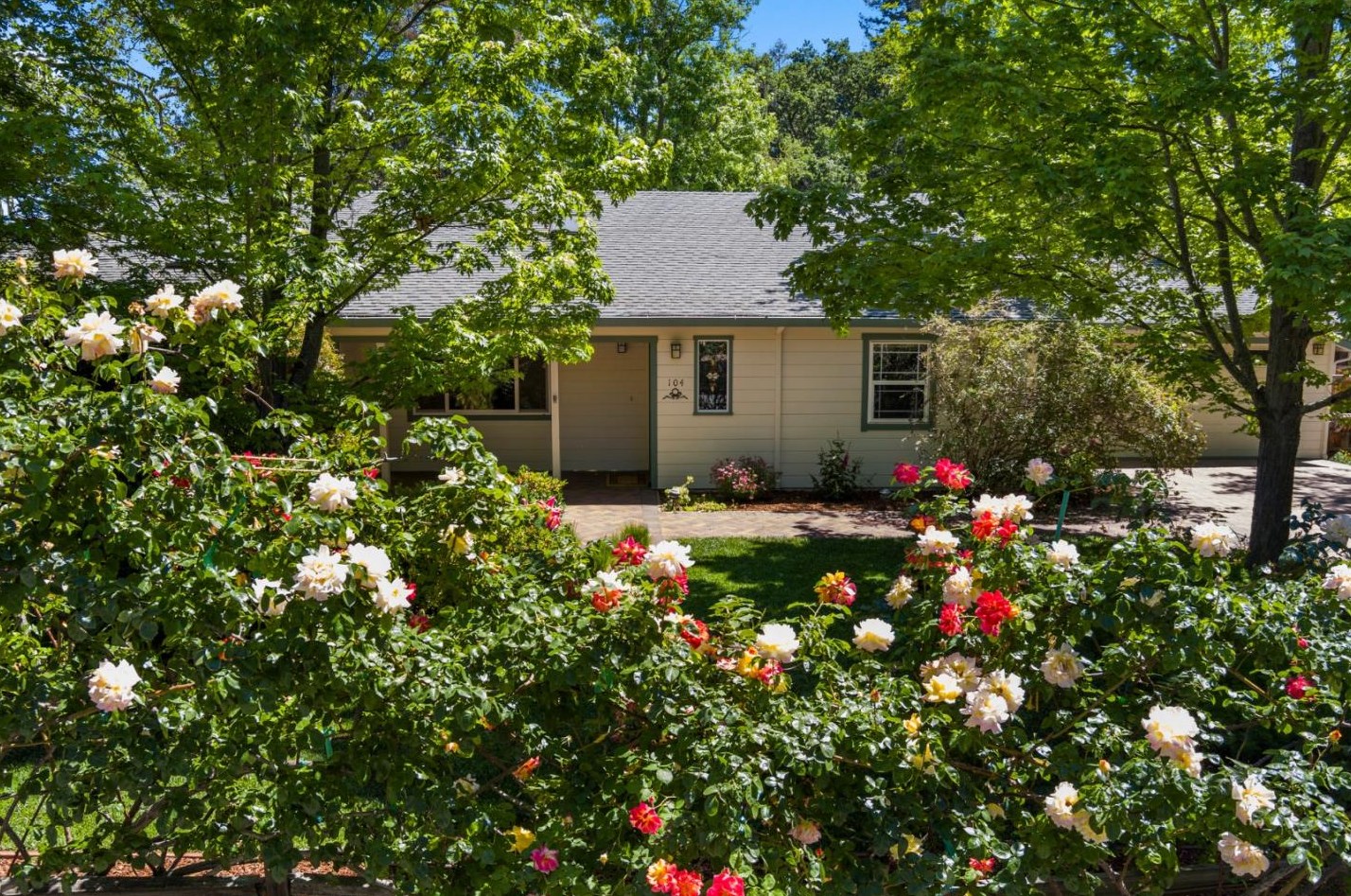 104 Soule Ave, Concord, CA 94523-3636