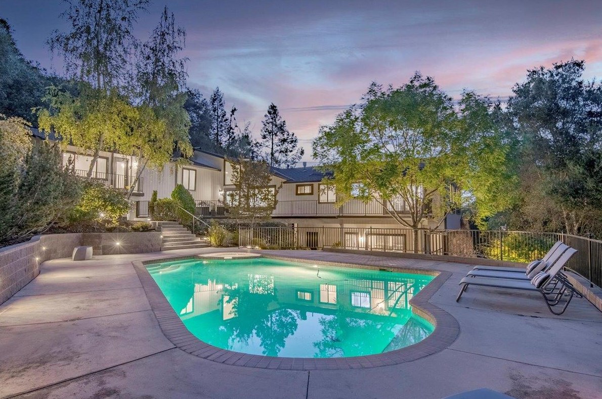 20870 Jacks Rd, Saratoga, CA 95070