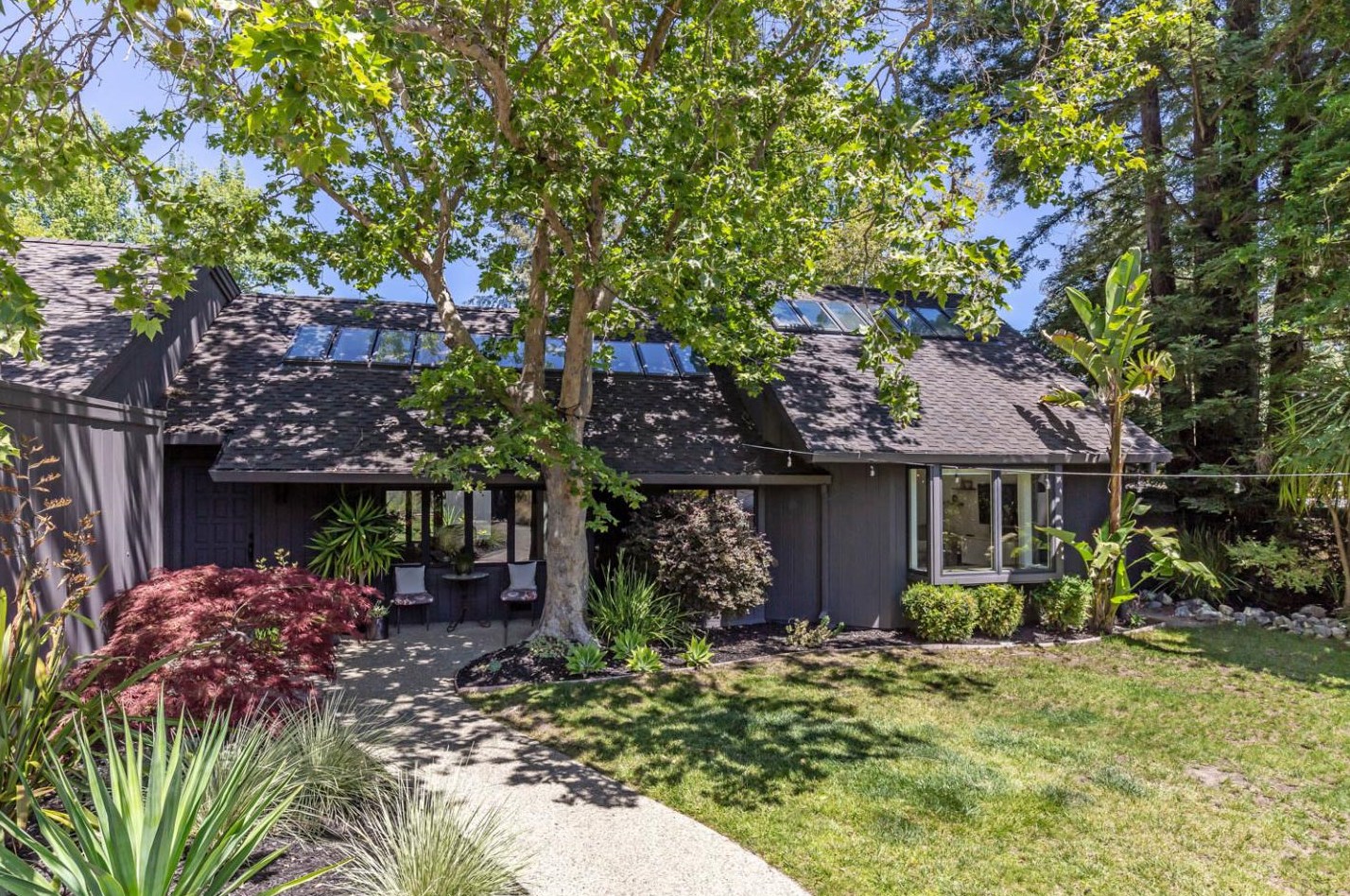 130 Floresta Way, Menlo Park, CA 94028-7531