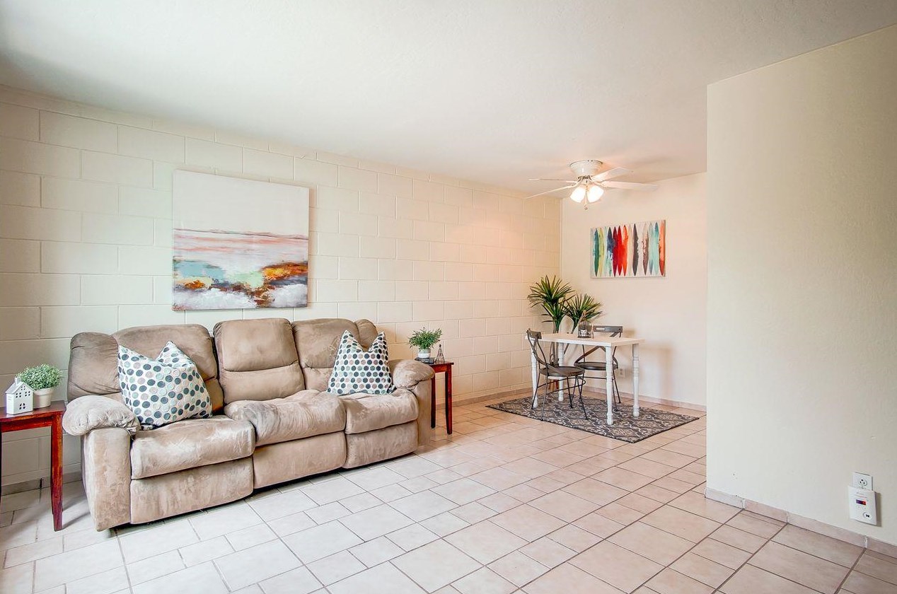 597 Calaveras Dr, Salinas, CA 93906-2508